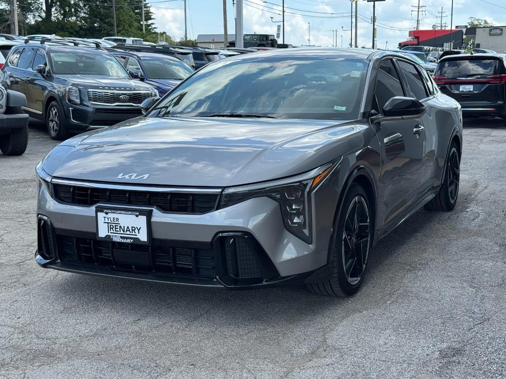 Kia K4 Vehicle Full-screen Gallery Image 10