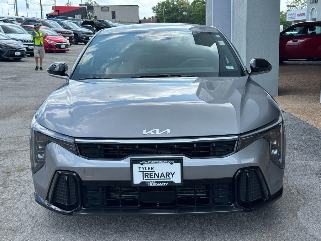 Kia K4 Vehicle Full-screen Gallery Image 11