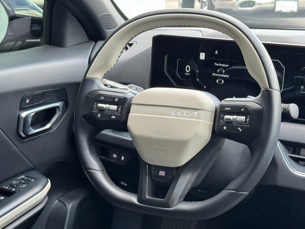 Kia K4 Vehicle Full-screen Gallery Image 14