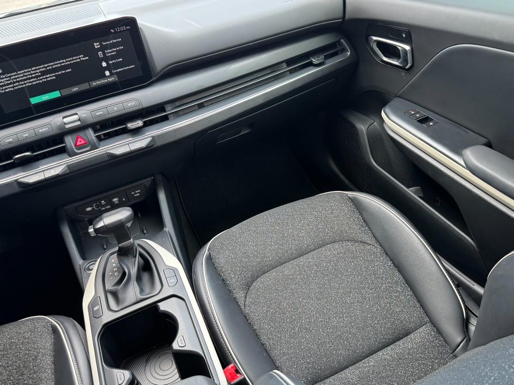 Kia K4 Vehicle Full-screen Gallery Image 17