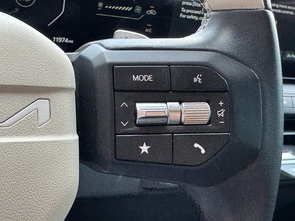 Kia K4 Vehicle Full-screen Gallery Image 19