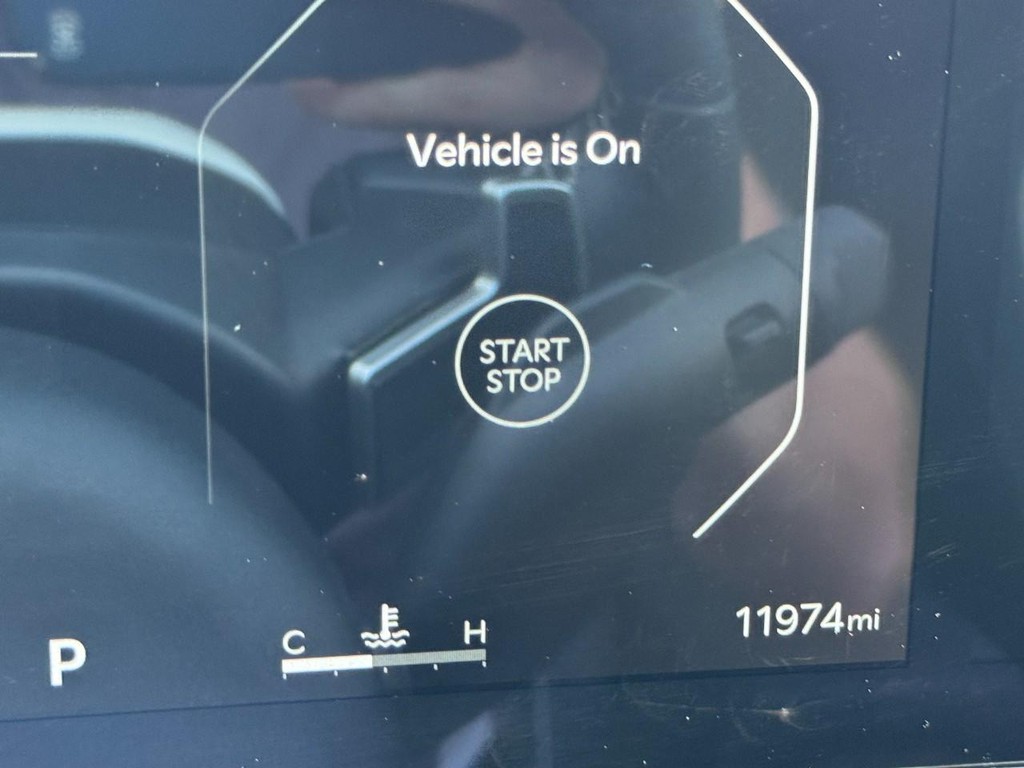 Kia K4 Vehicle Full-screen Gallery Image 20