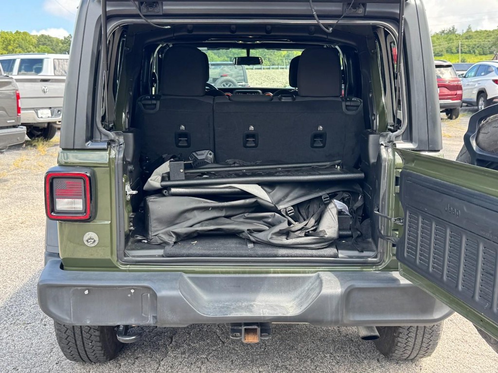 Jeep Wrangler Vehicle Full-screen Gallery Image 06