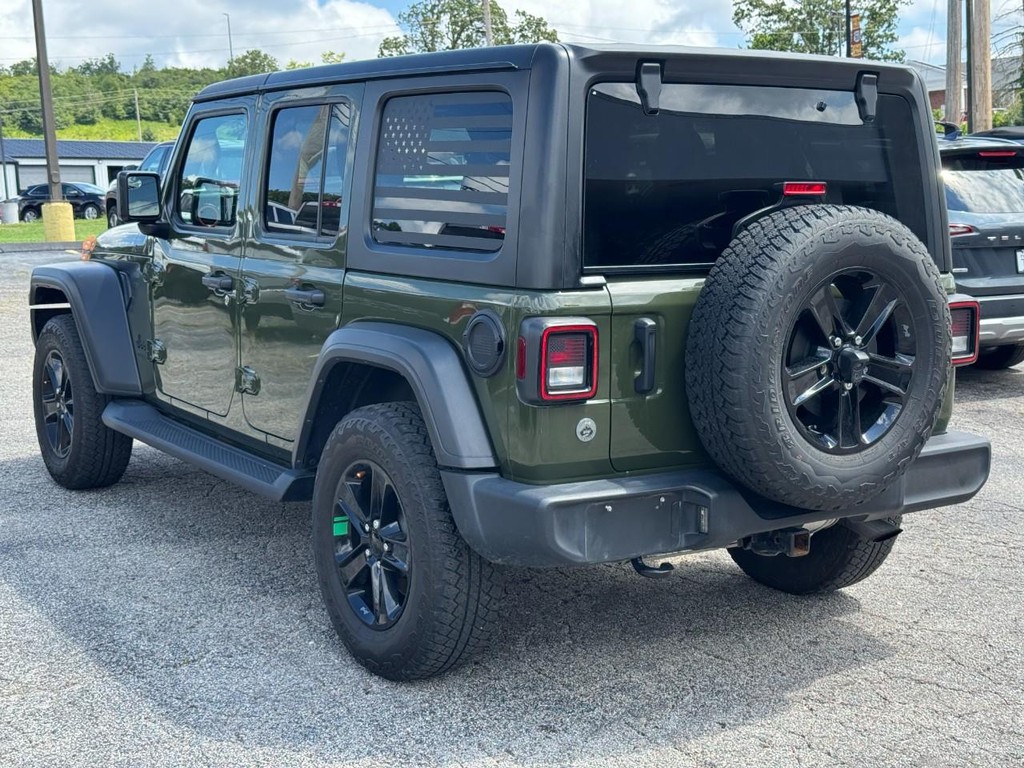 Jeep Wrangler Vehicle Full-screen Gallery Image 07