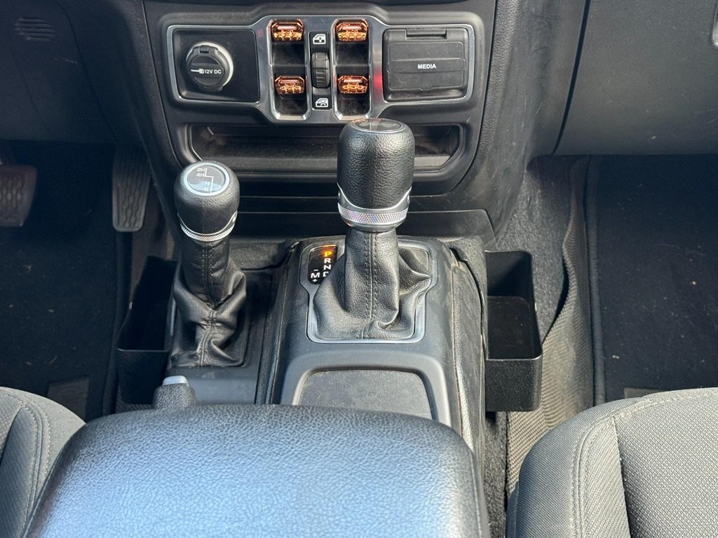 Jeep Wrangler Vehicle Full-screen Gallery Image 16