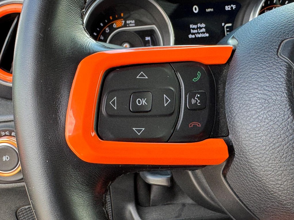 Jeep Wrangler Vehicle Full-screen Gallery Image 18