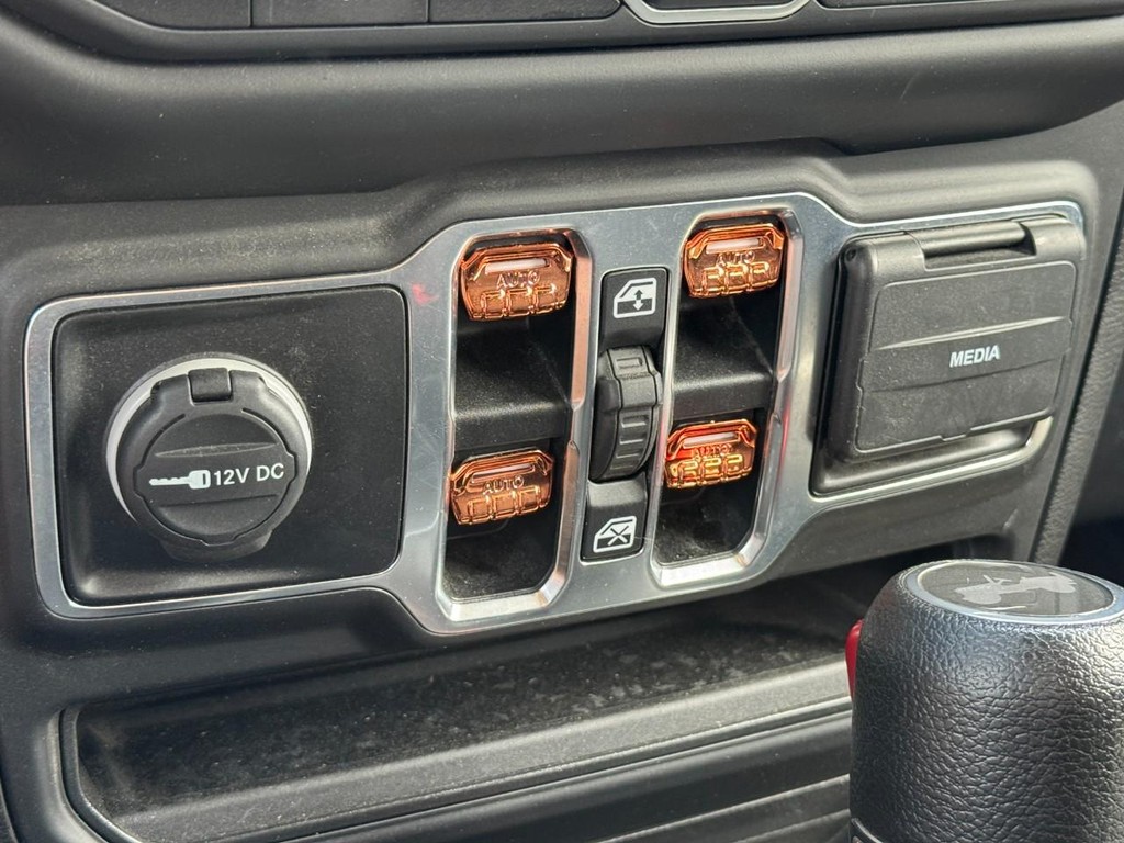 Jeep Wrangler Vehicle Full-screen Gallery Image 22