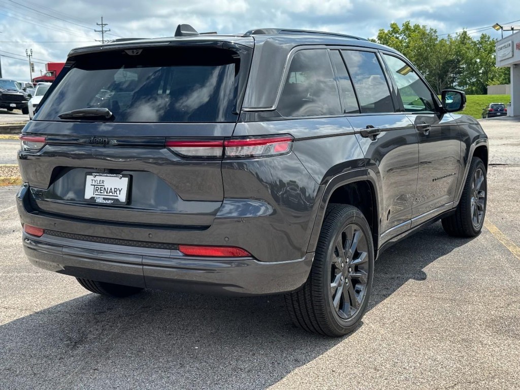 Jeep Grand Cherokee Vehicle Full-screen Gallery Image 04