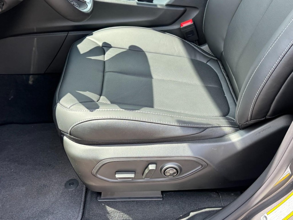 Jeep Grand Cherokee Vehicle Full-screen Gallery Image 19
