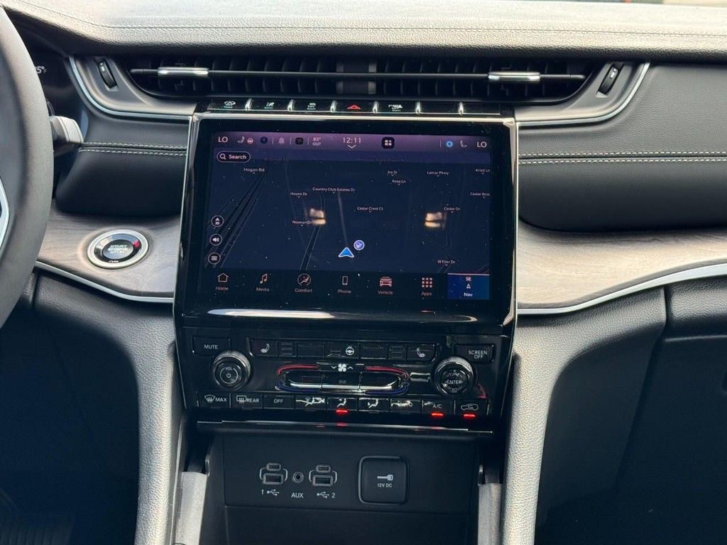 Jeep Grand Cherokee Vehicle Full-screen Gallery Image 15