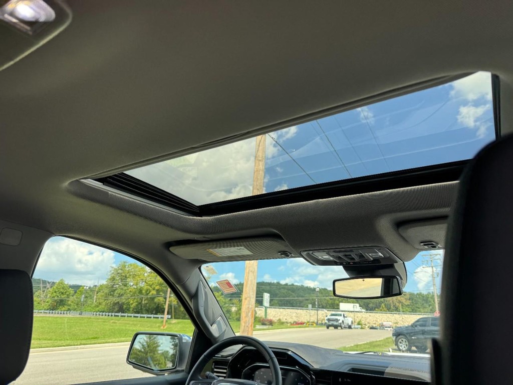 GMC Sierra 1500 Vehicle Full-screen Gallery Image 13