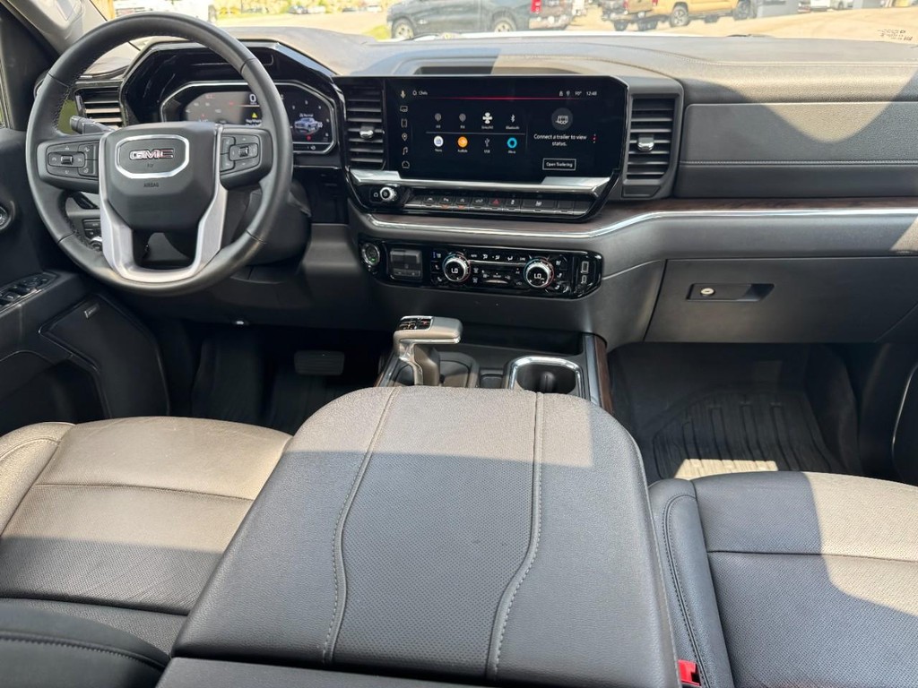 GMC Sierra 1500 Vehicle Full-screen Gallery Image 14