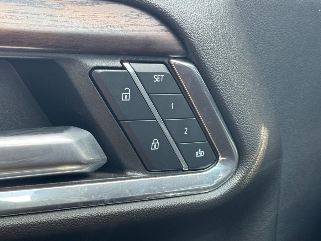 GMC Sierra 1500 Vehicle Full-screen Gallery Image 19