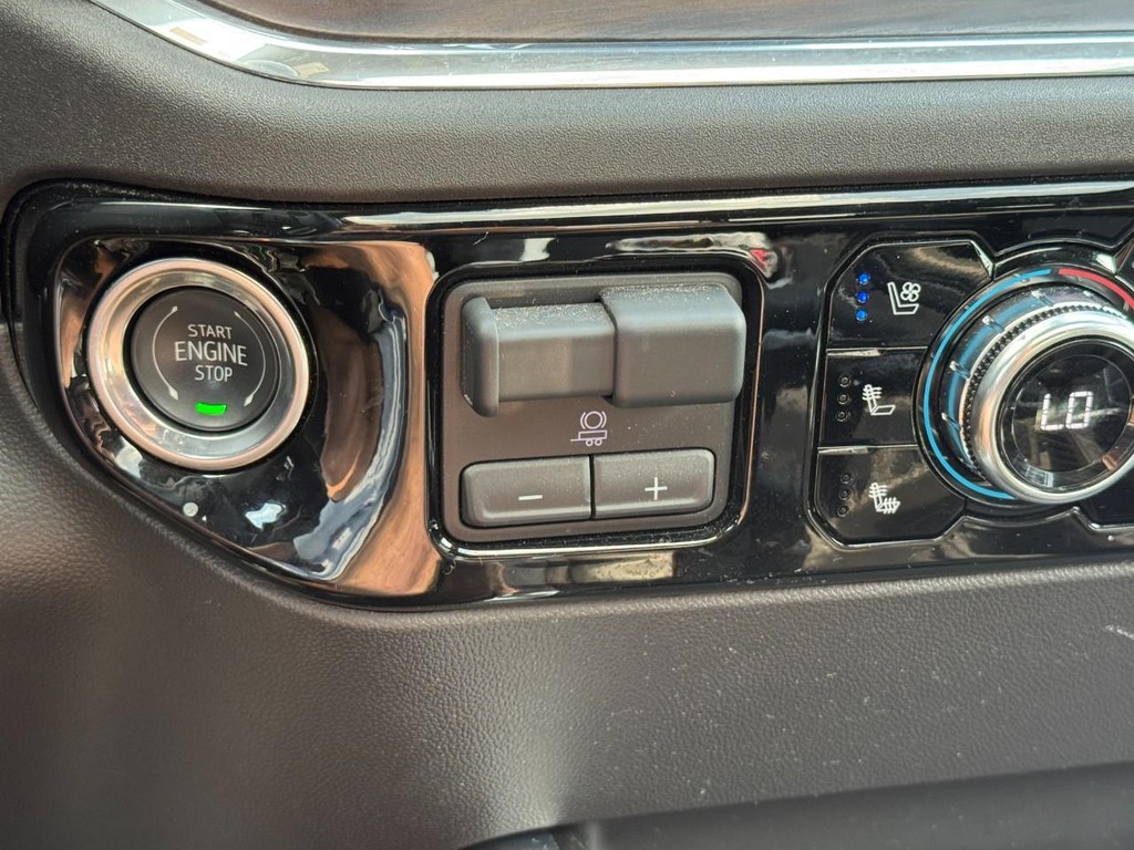 GMC Sierra 1500 Vehicle Full-screen Gallery Image 23