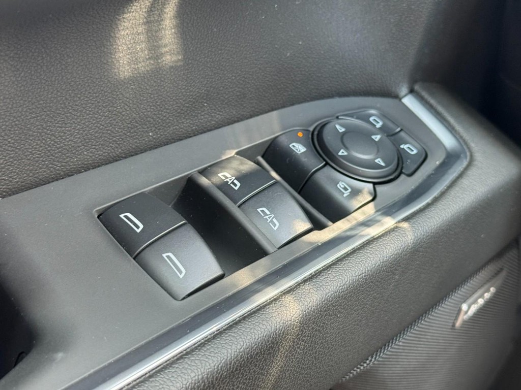 GMC Sierra 1500 Vehicle Full-screen Gallery Image 25