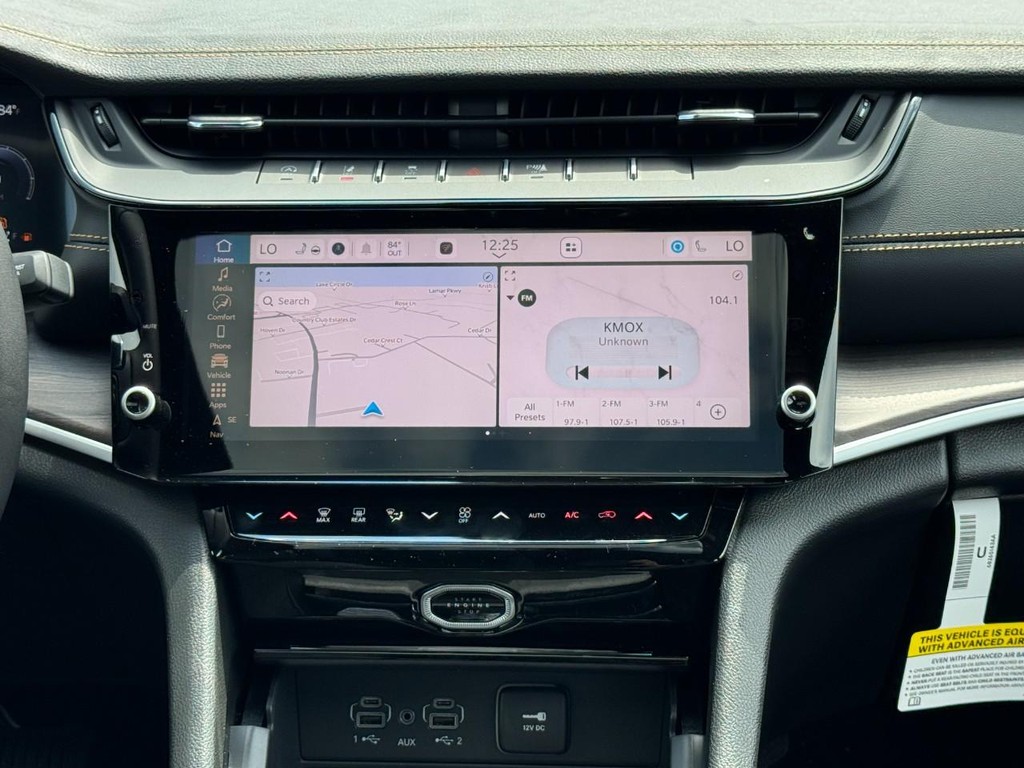 Jeep Grand Cherokee Vehicle Full-screen Gallery Image 10