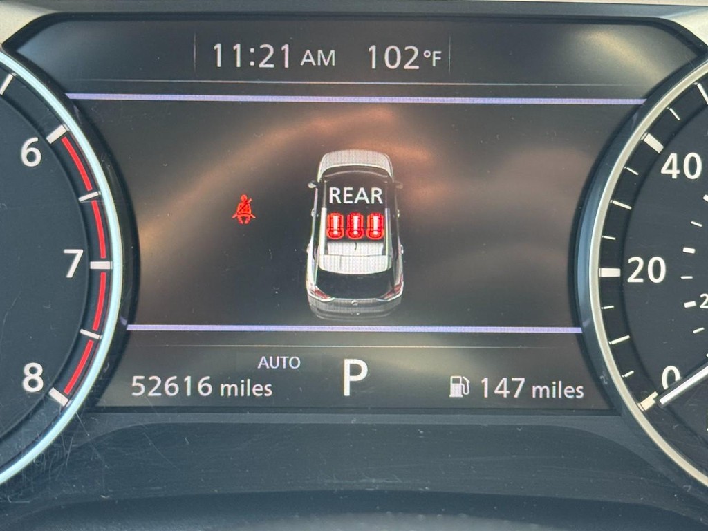 Nissan Rogue Vehicle Full-screen Gallery Image 20