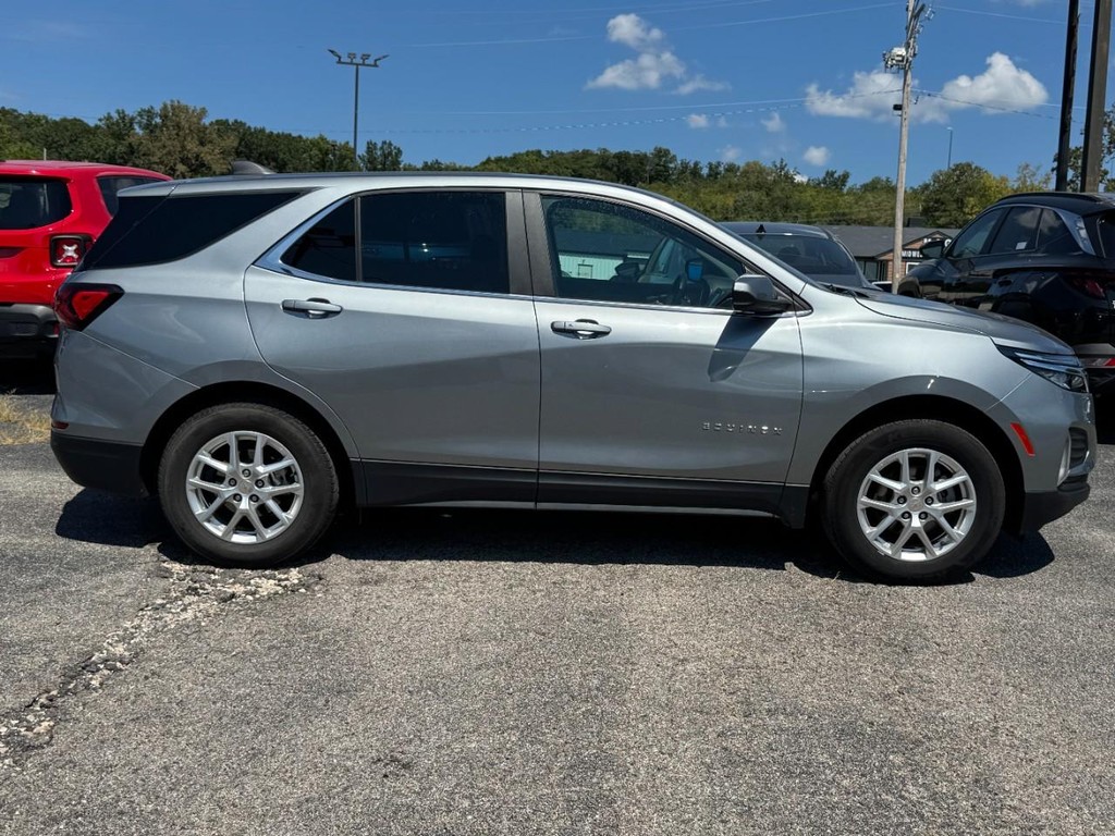 Chevrolet Equinox Vehicle Full-screen Gallery Image 02