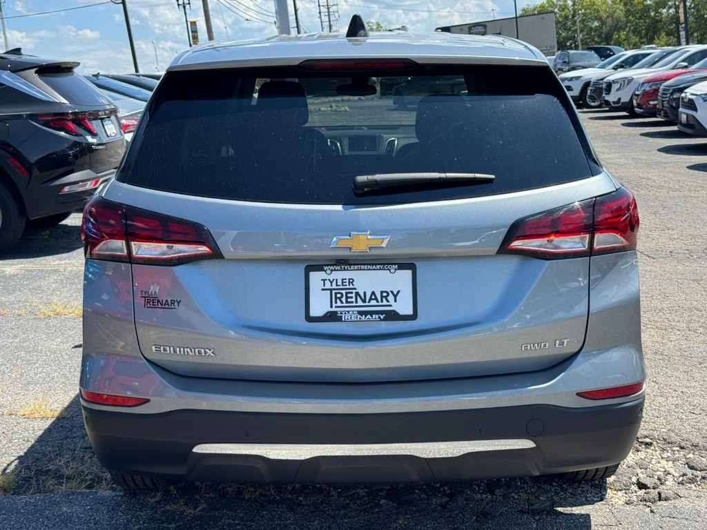 Chevrolet Equinox Vehicle Full-screen Gallery Image 04