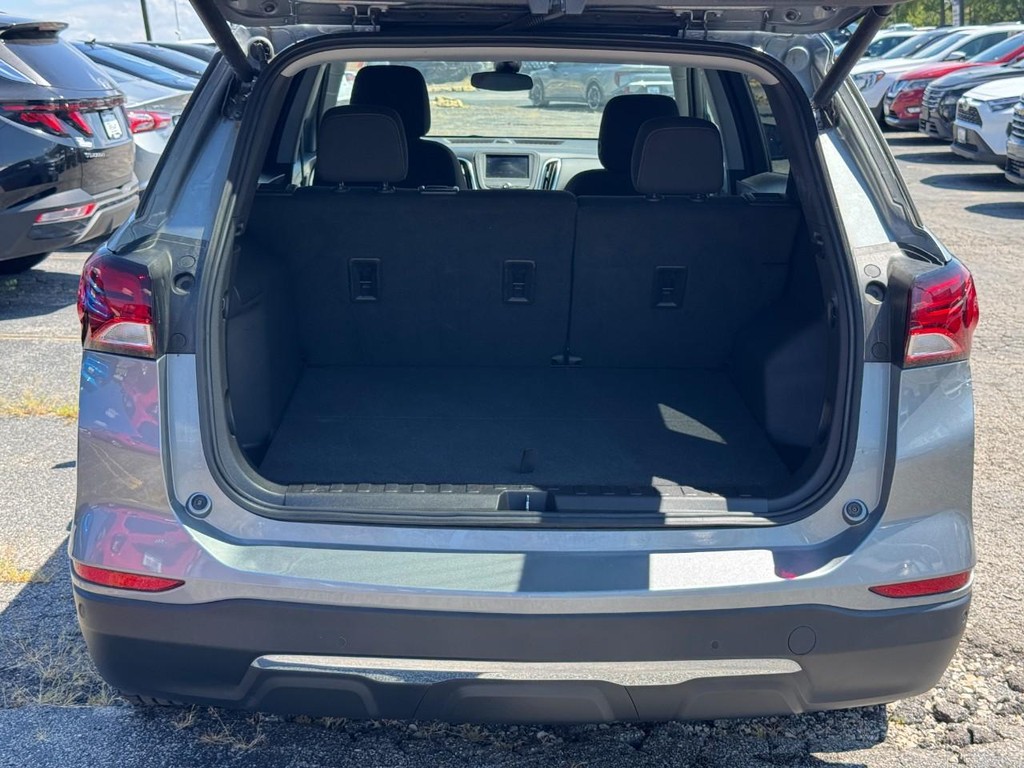 Chevrolet Equinox Vehicle Full-screen Gallery Image 05