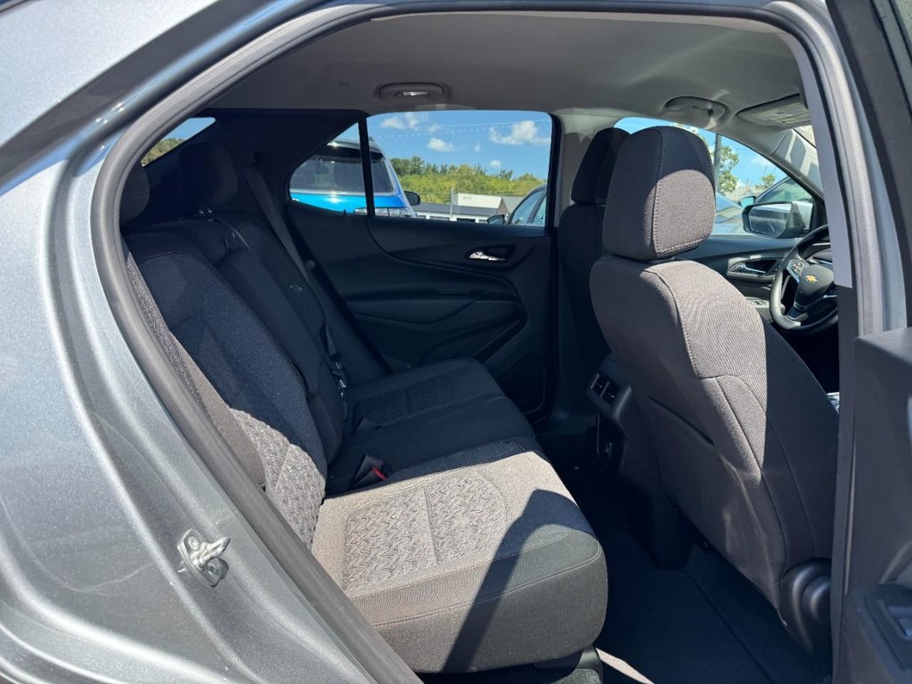 Chevrolet Equinox Vehicle Full-screen Gallery Image 10