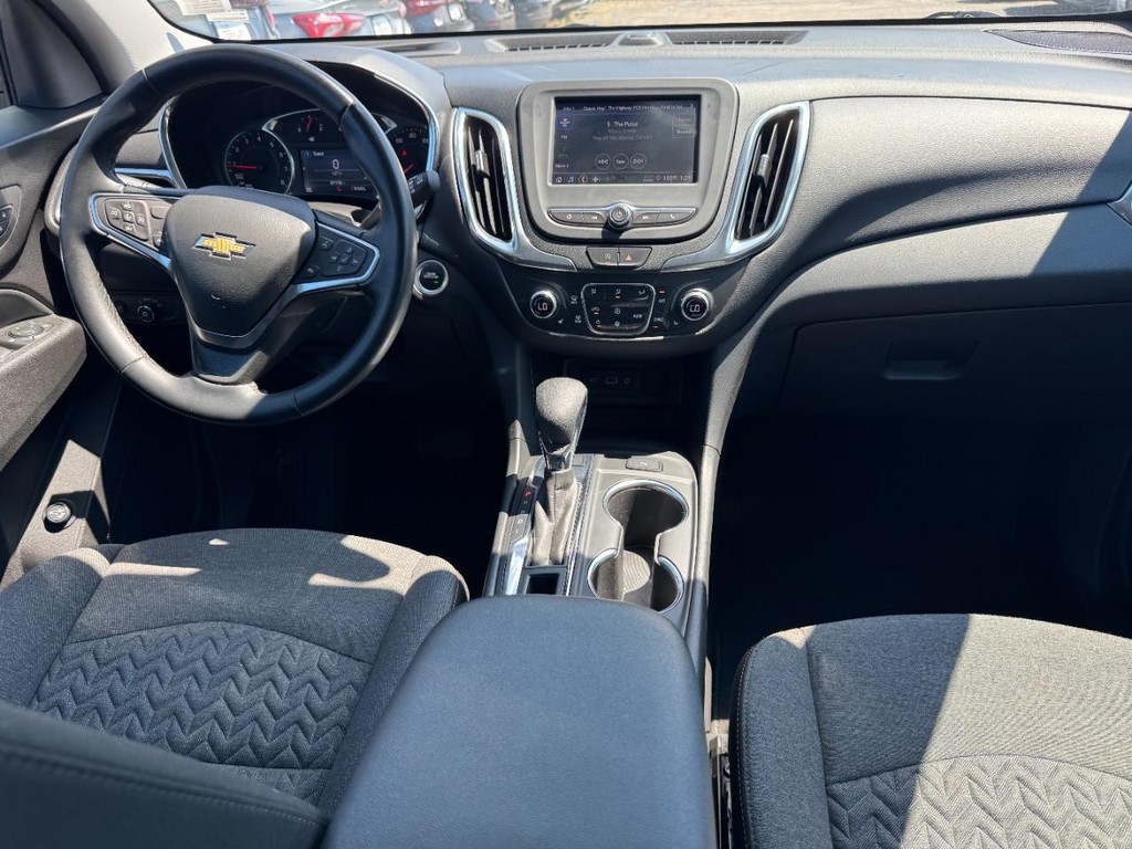 Chevrolet Equinox Vehicle Full-screen Gallery Image 11