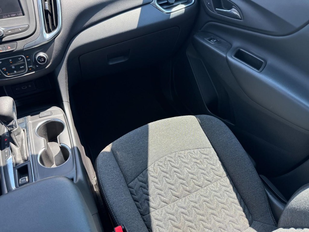 Chevrolet Equinox Vehicle Full-screen Gallery Image 15