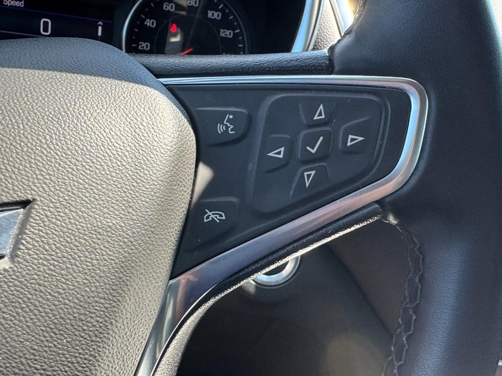 Chevrolet Equinox Vehicle Full-screen Gallery Image 17