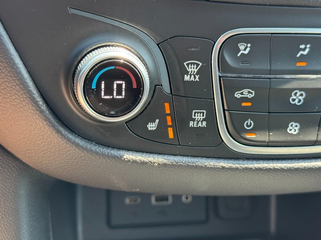 Chevrolet Equinox Vehicle Full-screen Gallery Image 20