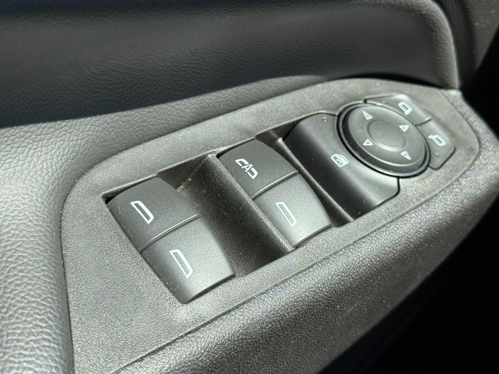 Chevrolet Equinox Vehicle Full-screen Gallery Image 22