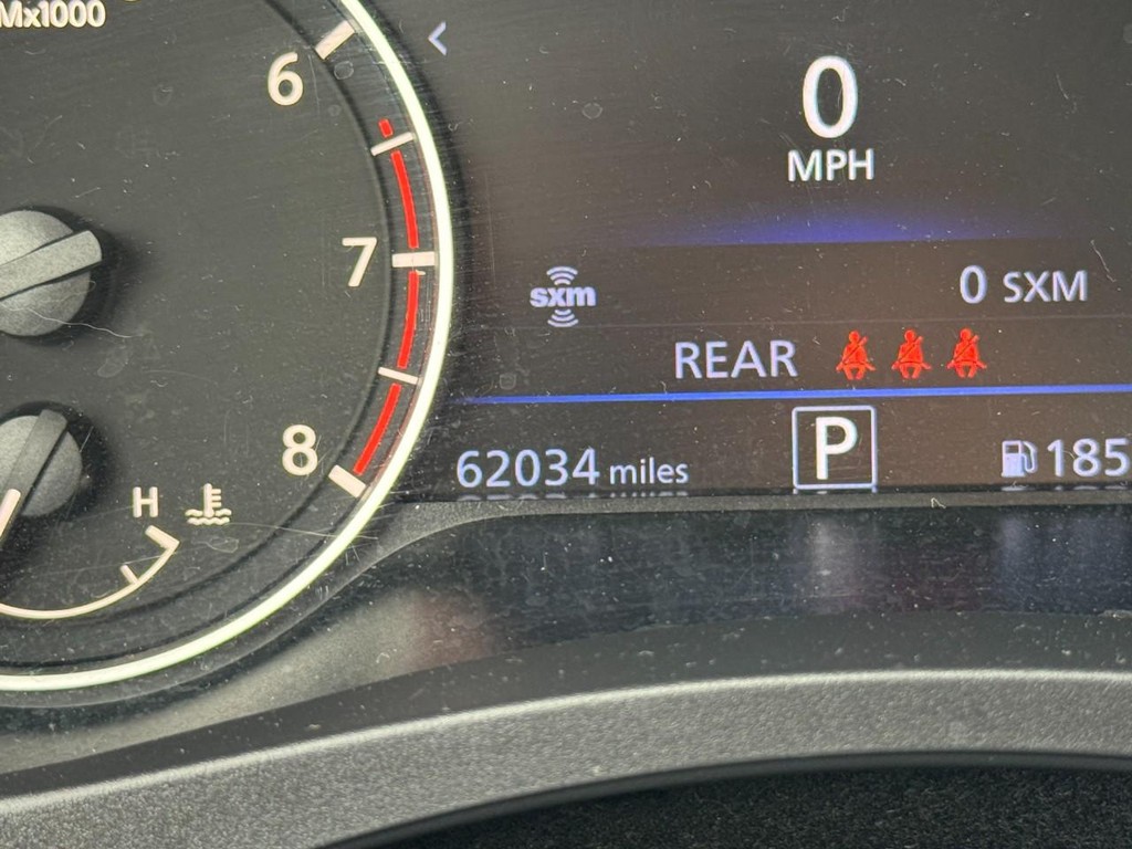Nissan Altima Vehicle Full-screen Gallery Image 20