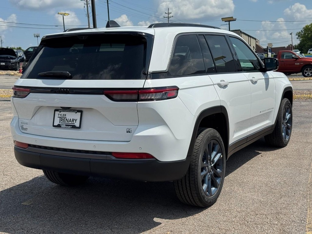 Jeep Grand Cherokee Vehicle Full-screen Gallery Image 04