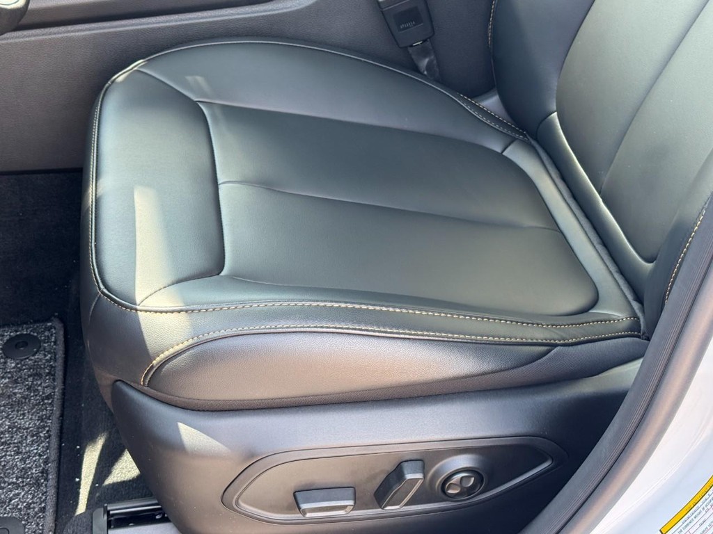 Jeep Grand Cherokee Vehicle Full-screen Gallery Image 17
