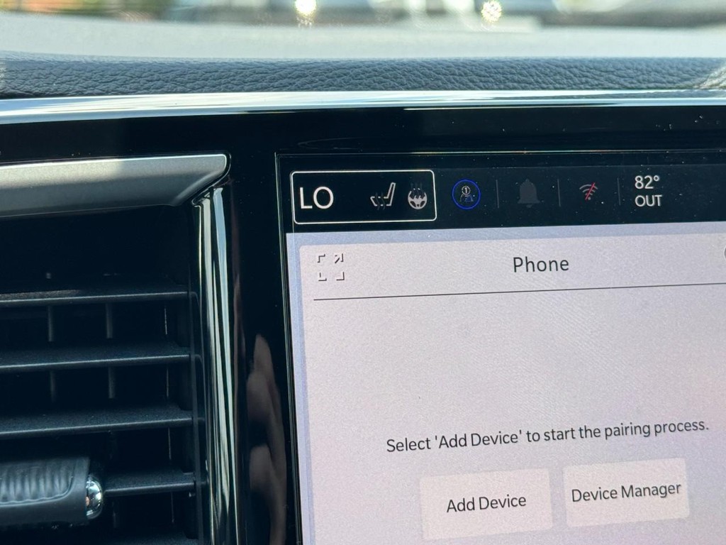 Chrysler Pacifica Vehicle Full-screen Gallery Image 17