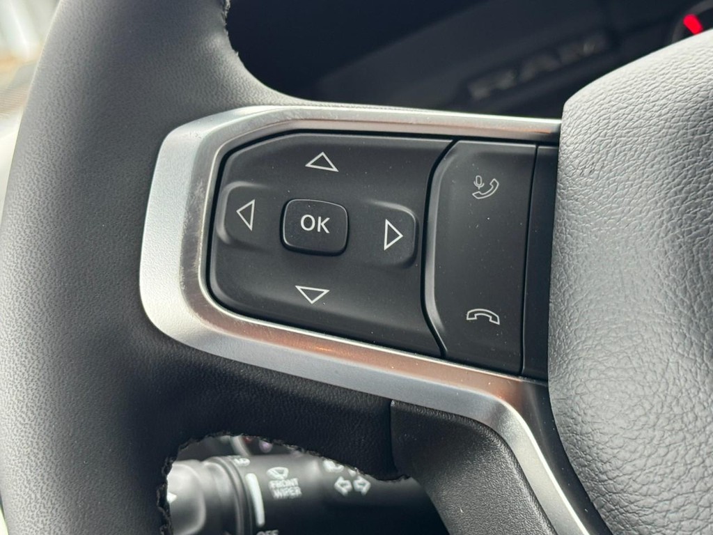 Ram 2500 Vehicle Full-screen Gallery Image 12