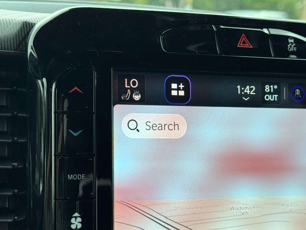 Ram 2500 Vehicle Full-screen Gallery Image 16