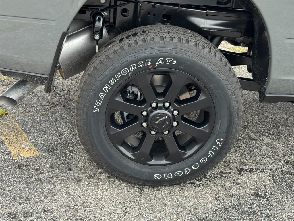 Ram 2500 Vehicle Full-screen Gallery Image 05