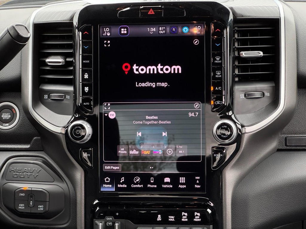 Ram 2500 Vehicle Full-screen Gallery Image 10