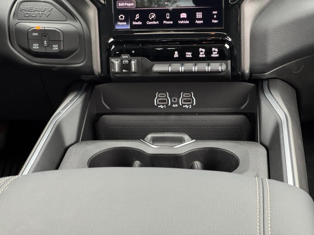 Ram 2500 Vehicle Full-screen Gallery Image 11