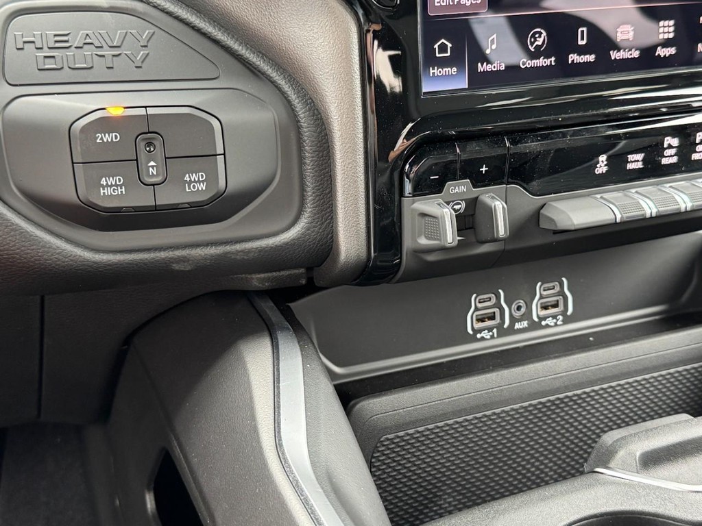 Ram 2500 Vehicle Full-screen Gallery Image 14