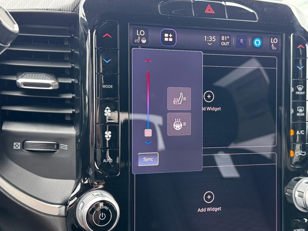 Ram 2500 Vehicle Full-screen Gallery Image 15