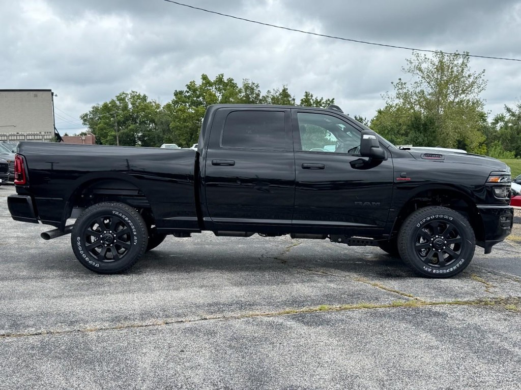 Ram 2500 Vehicle Full-screen Gallery Image 02