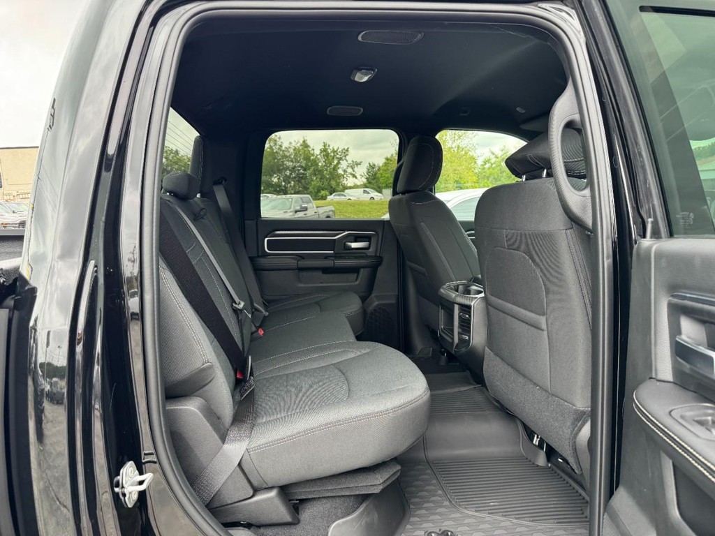 Ram 2500 Vehicle Full-screen Gallery Image 06