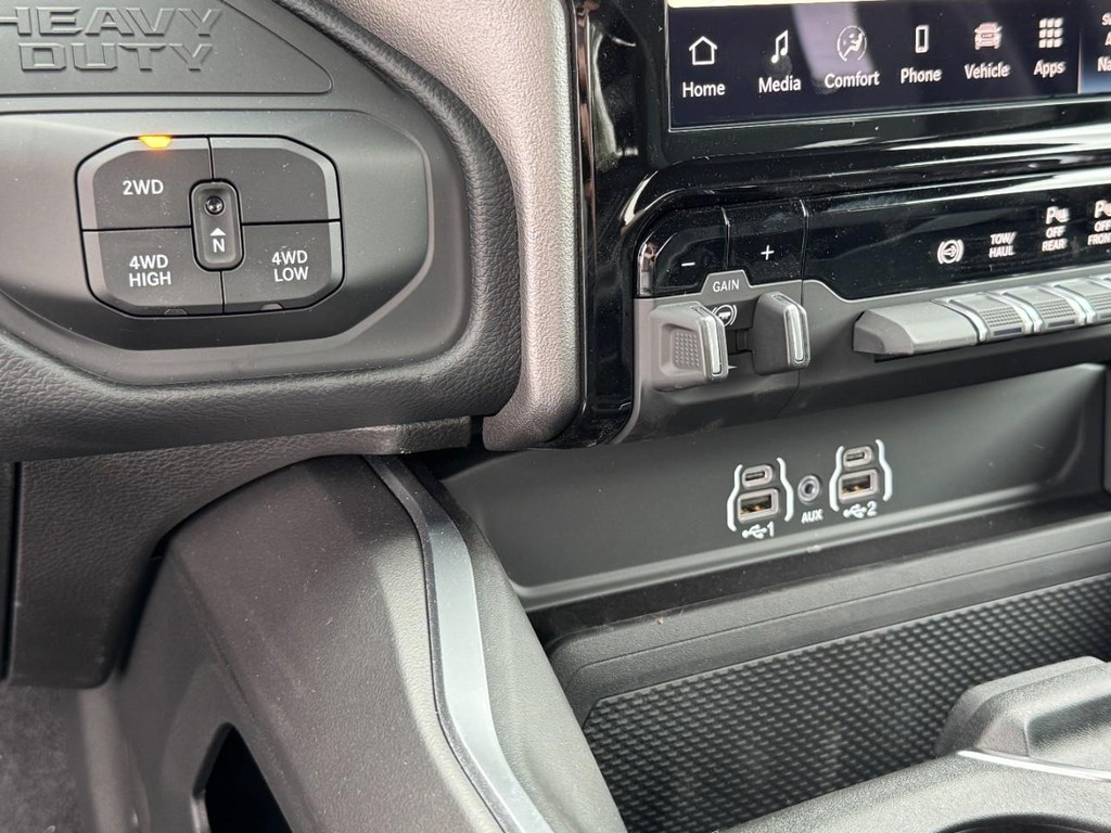 Ram 2500 Vehicle Full-screen Gallery Image 14
