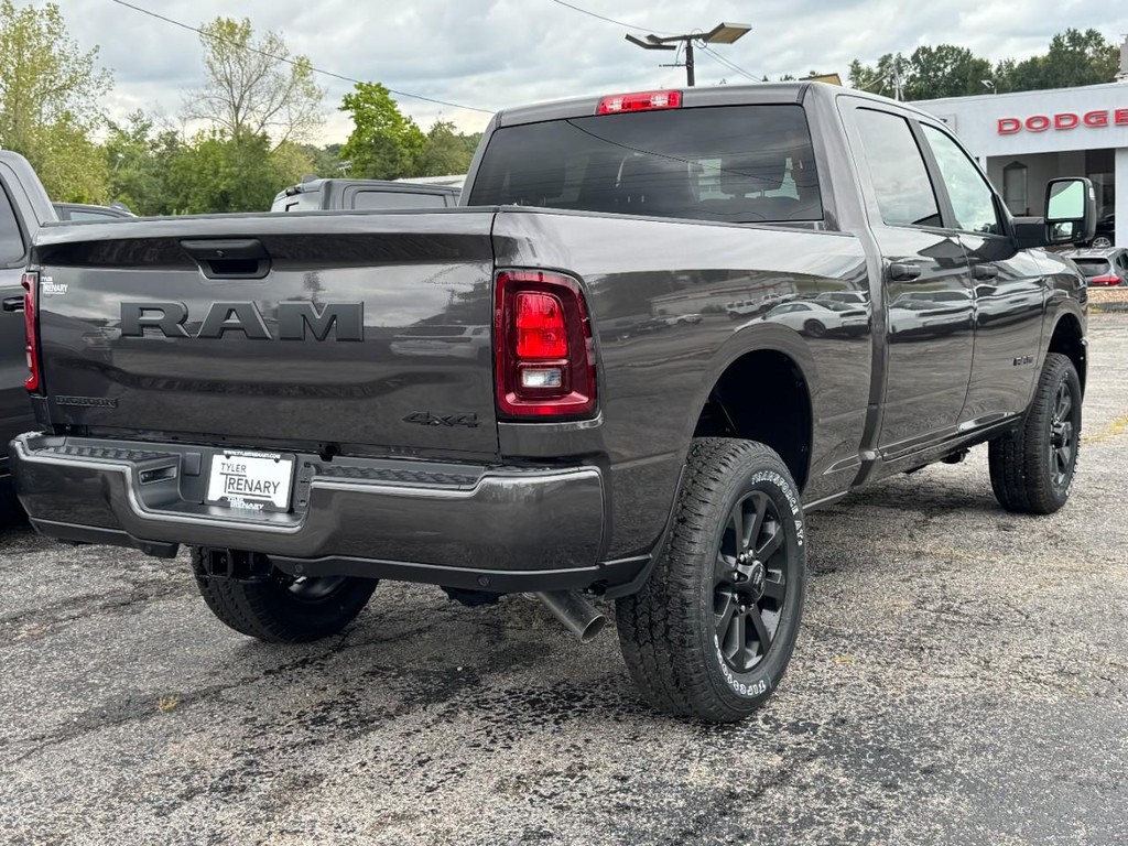 Ram 2500 Vehicle Full-screen Gallery Image 04