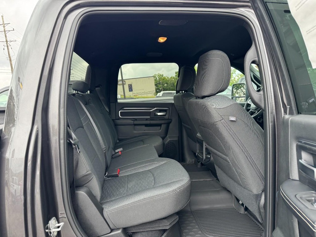 Ram 2500 Vehicle Full-screen Gallery Image 06