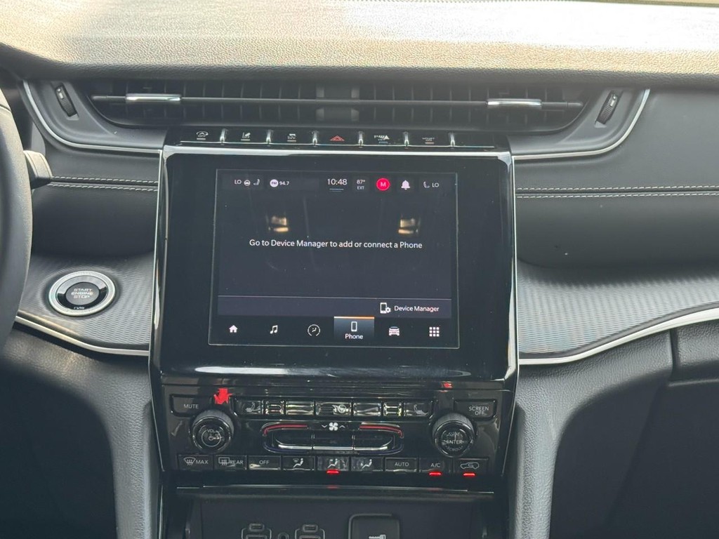 Jeep Grand Cherokee L Vehicle Full-screen Gallery Image 15
