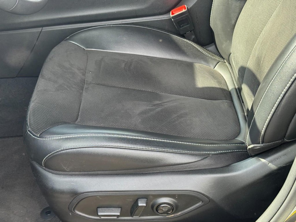 Jeep Grand Cherokee L Vehicle Full-screen Gallery Image 25