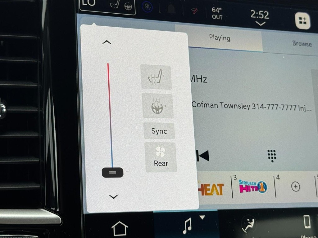Chrysler Pacifica Vehicle Full-screen Gallery Image 17