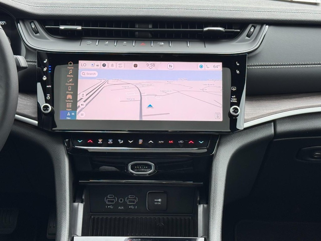 Jeep Grand Cherokee Vehicle Full-screen Gallery Image 10